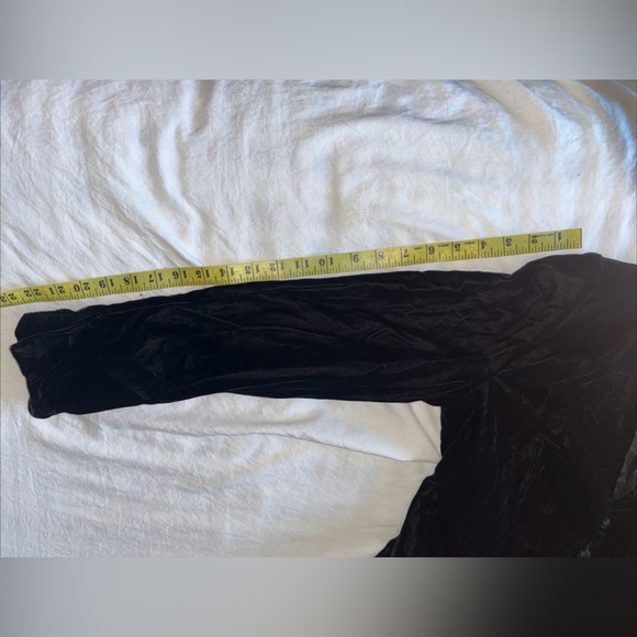 Vintage Black Velvet Gorgeous Lined Tailored And Fitted Button Front Jacket - Picture 10 of 15